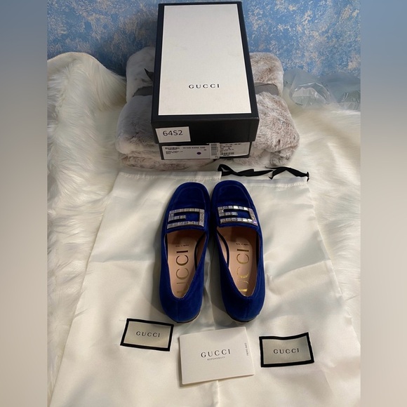 Authentic GUCCI Blue Velvet Madelyn Square Crystal - Picture 2 of 6